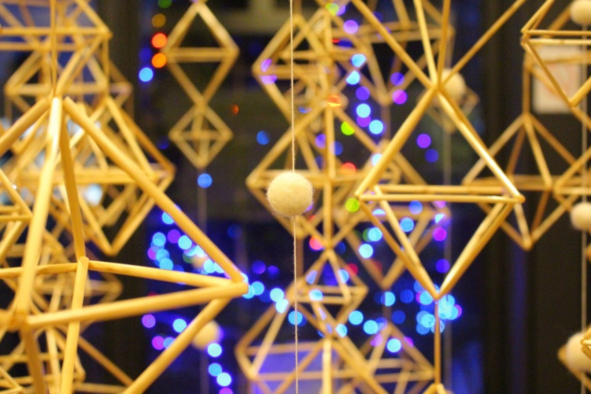 北欧のモビール”ヒンメリ”を学生が手作り