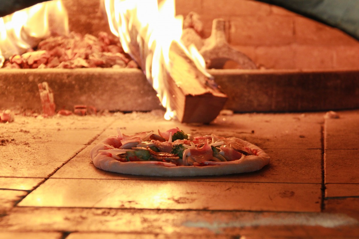 酪農学園大学×EBEZZAがコラボ！オリジナルピザを開発