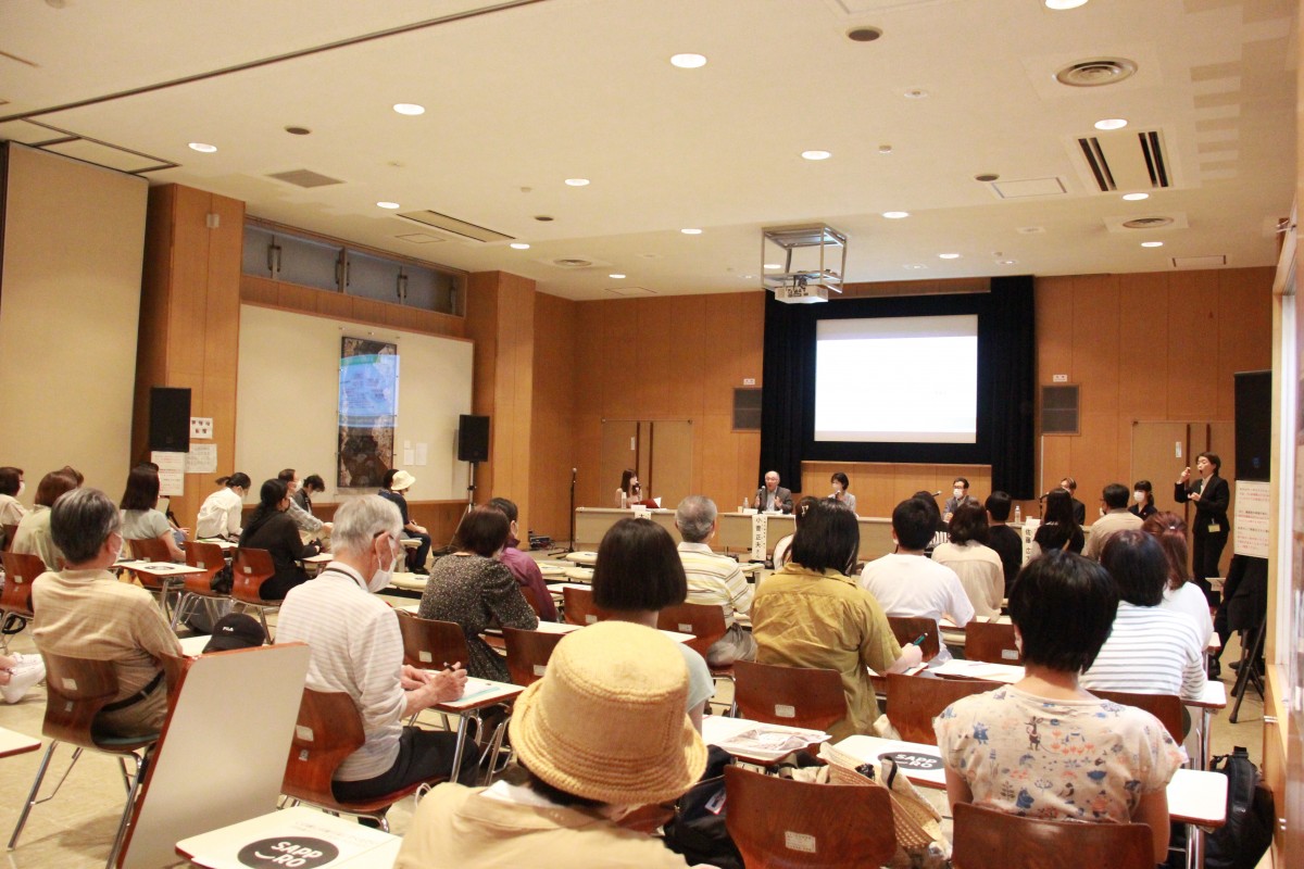 本学の遠井朗子教授が秋元市長らと「札幌市動物園条例」記念講演に登壇
