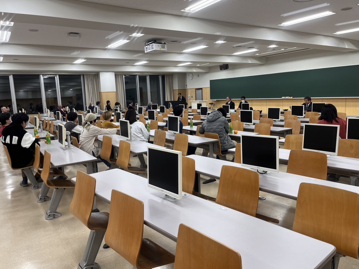 酪農学園大学FD委員会主催による「学生と教職員との対話集会」を開催