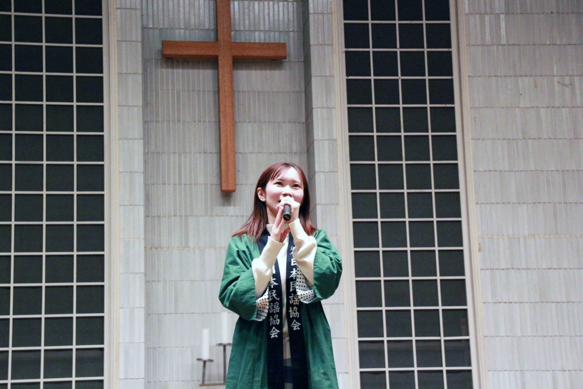 民謡の魅力を広めたい 江差追分全国大会チャンピオンの本学OGが附属とわの森三愛高校で民謡を披露