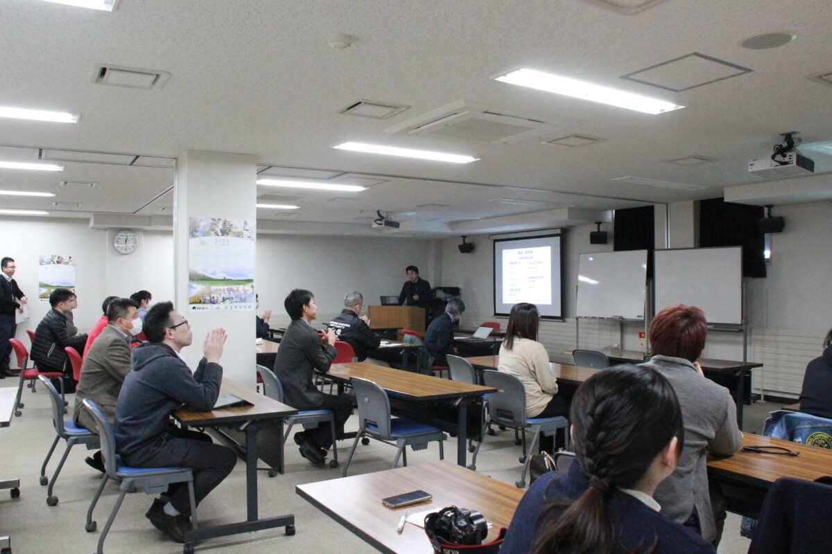 学内共同研究成果報告会を開催